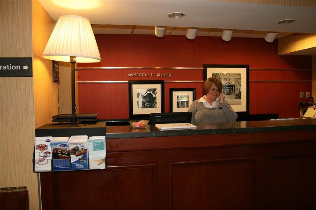 Hampton Inn Perry Interior photo